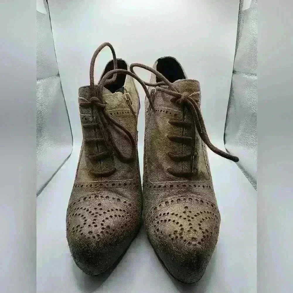 Fergie Footwear Gatsby Stone Hight Heels  Size 7